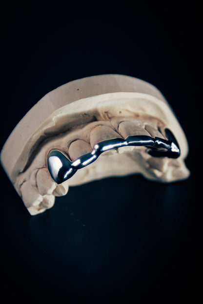 "Chrome Curve Grillz"